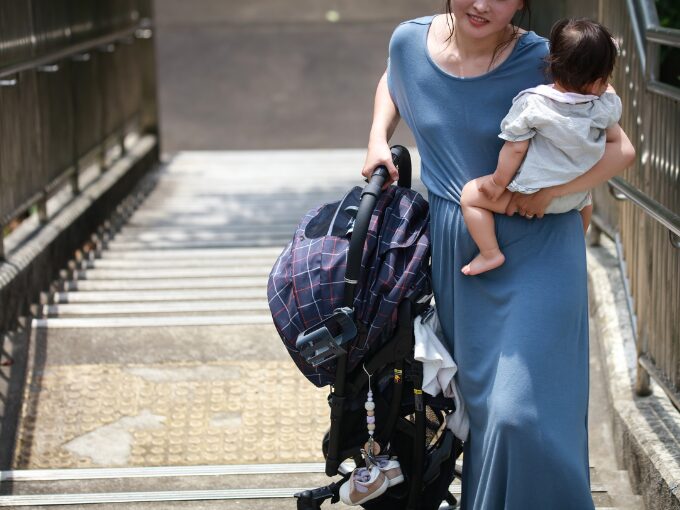 ベビーカー選び　重さ
